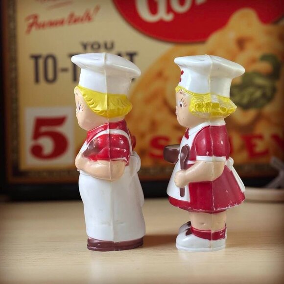 Vintage Campbells Soup Chef Plastic Salt & Pepper Shakers 4.25" Red & White With - Picture 3 of 9
